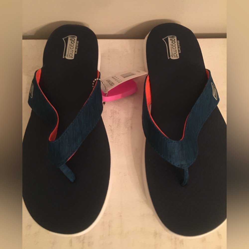 New - Skechers  On-The-Go